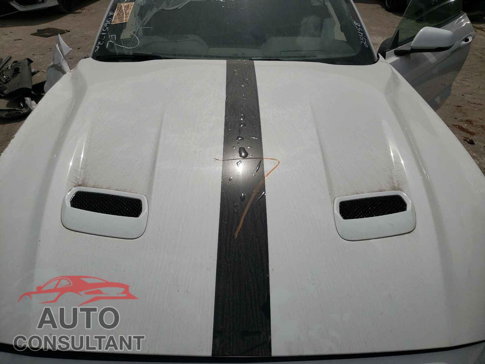 FORD MUSTANG 2020 - 1FATP8UH4L5113597