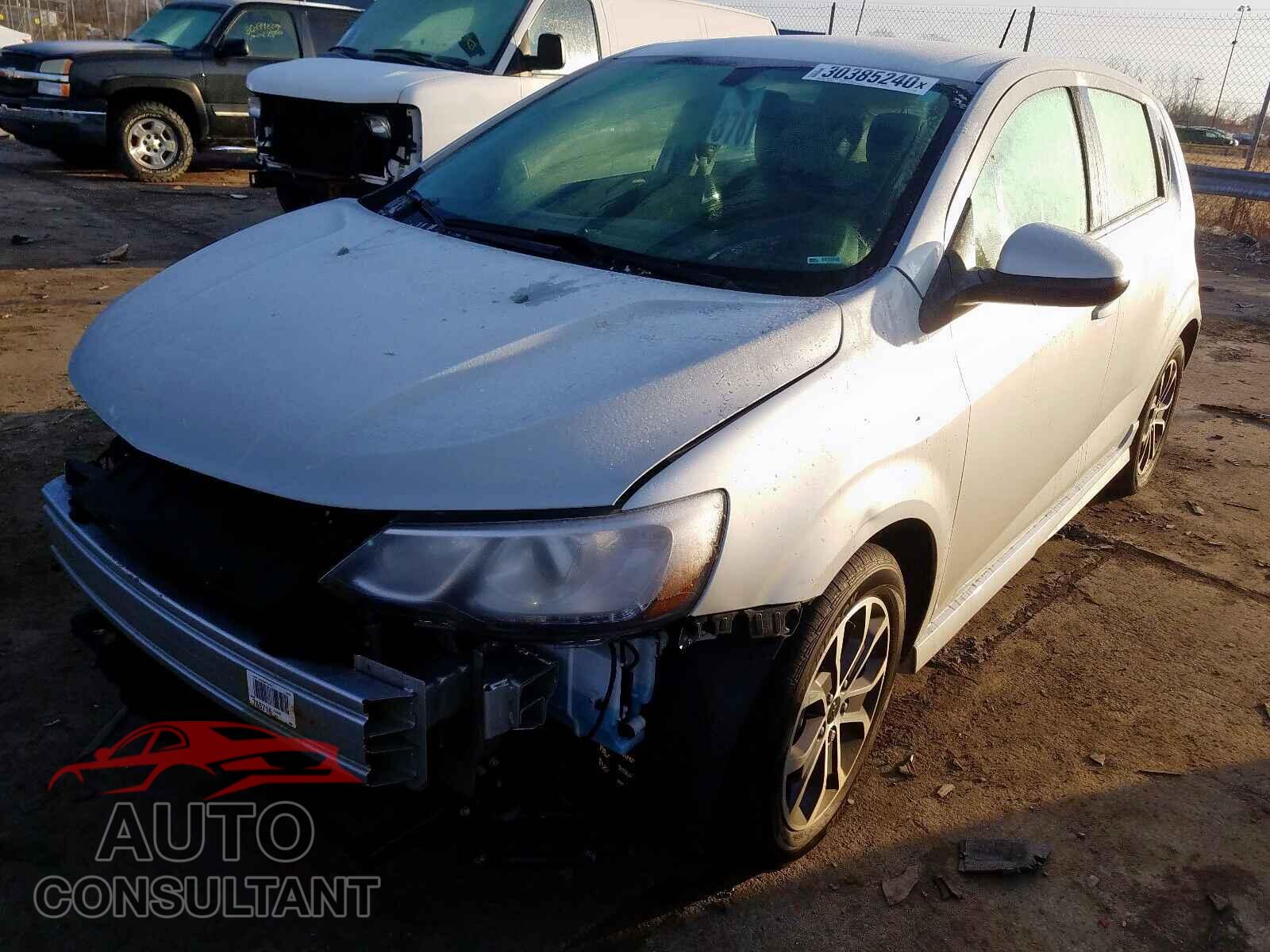 CHEVROLET SONIC 2018 - JTHCA1D2XM5109357