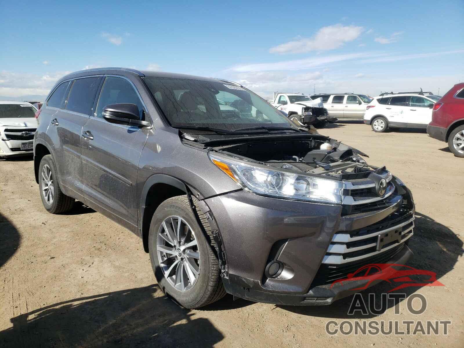 TOYOTA HIGHLANDER 2018 - 5TDJZRFH0JS558716