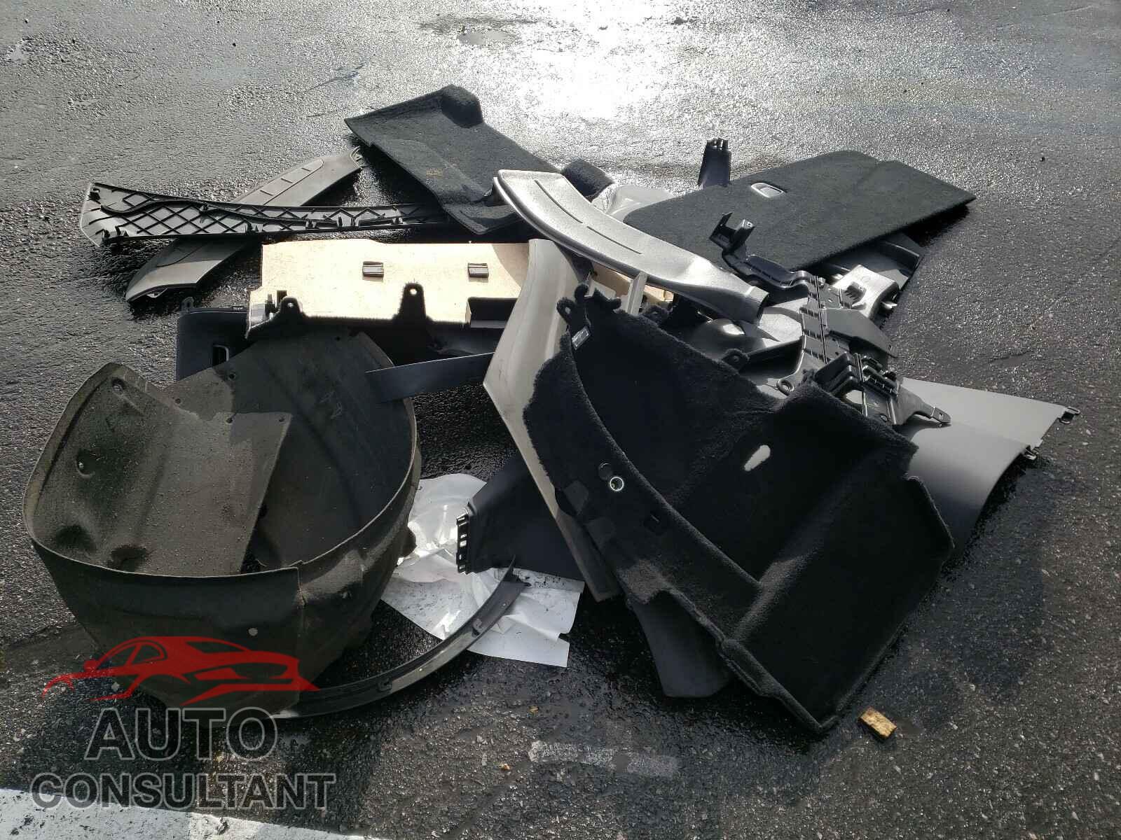 TESLA MODEL X 2018 - 5YJXCAE21JF126022