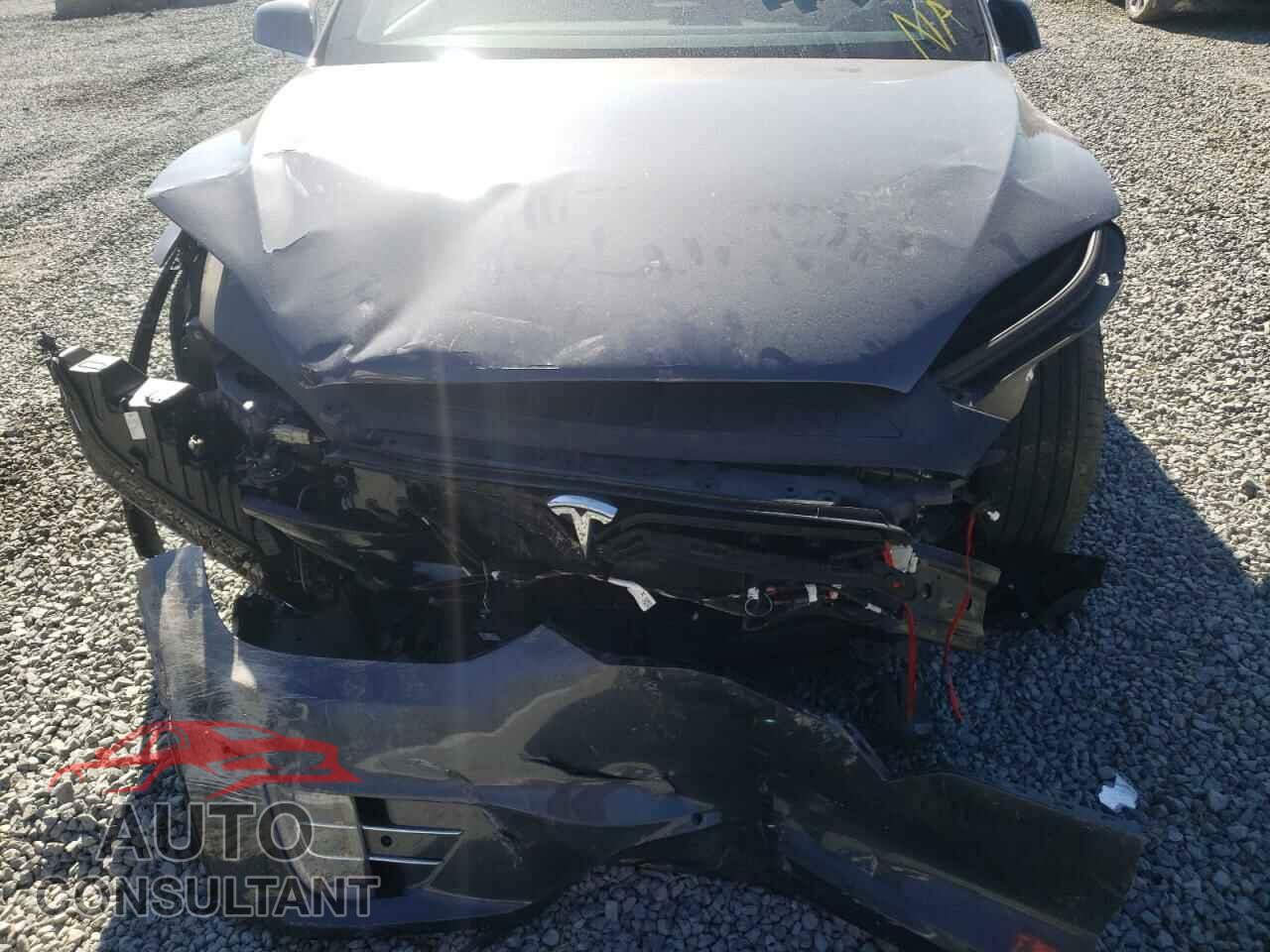 TESLA MODEL X 2018 - 5YJXCBE26JF091418