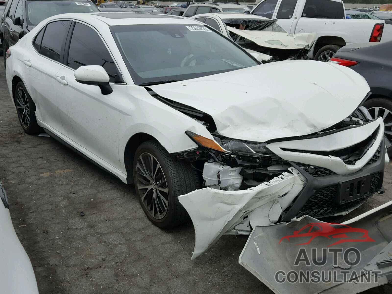 TOYOTA CAMRY 2018 - JTNB11HK8J3041196
