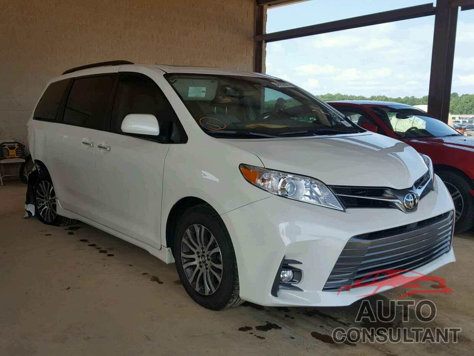 TOYOTA SIENNA 2018 - 5TDYZ3DC6JS901077