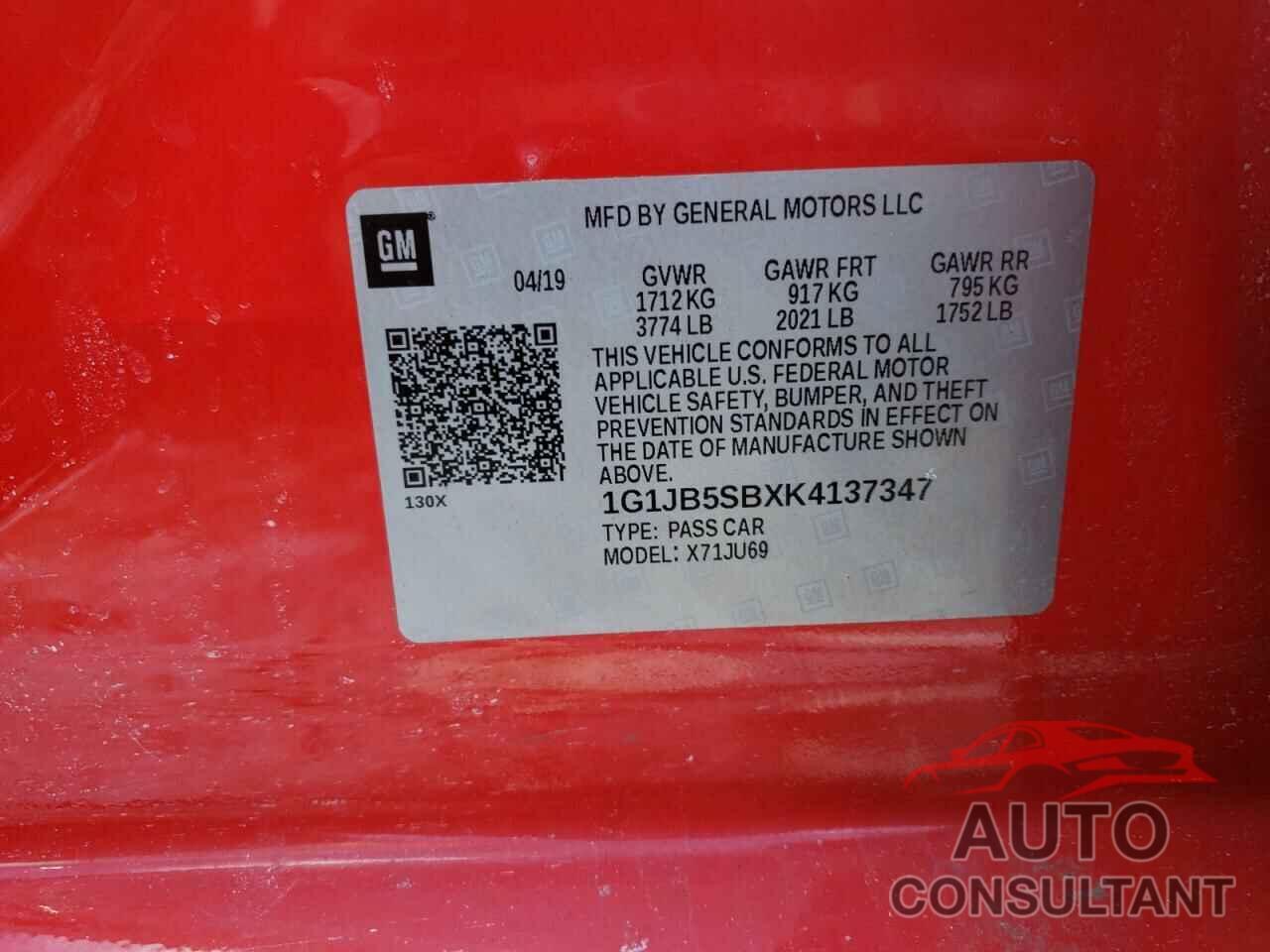 CHEVROLET SONIC 2019 - 1G1JB5SBXK4137347