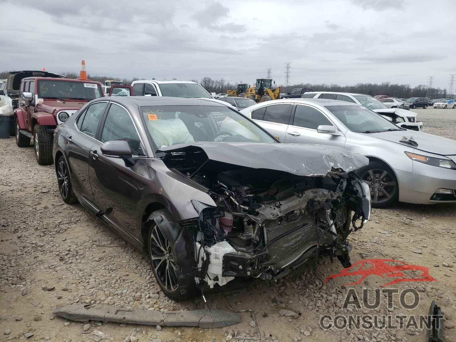 TOYOTA CAMRY 2018 - 4T1B11HK2JU549125