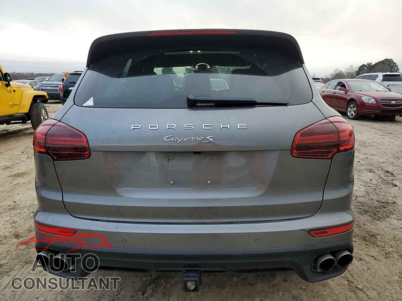 PORSCHE CAYENNE 2016 - WP1AB2A2XGLA95636