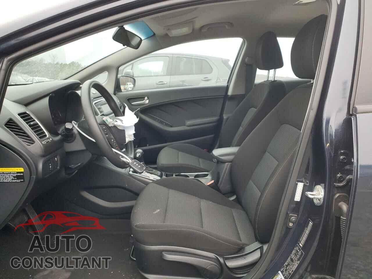 KIA FORTE 2017 - KNAFK5A84H5718281