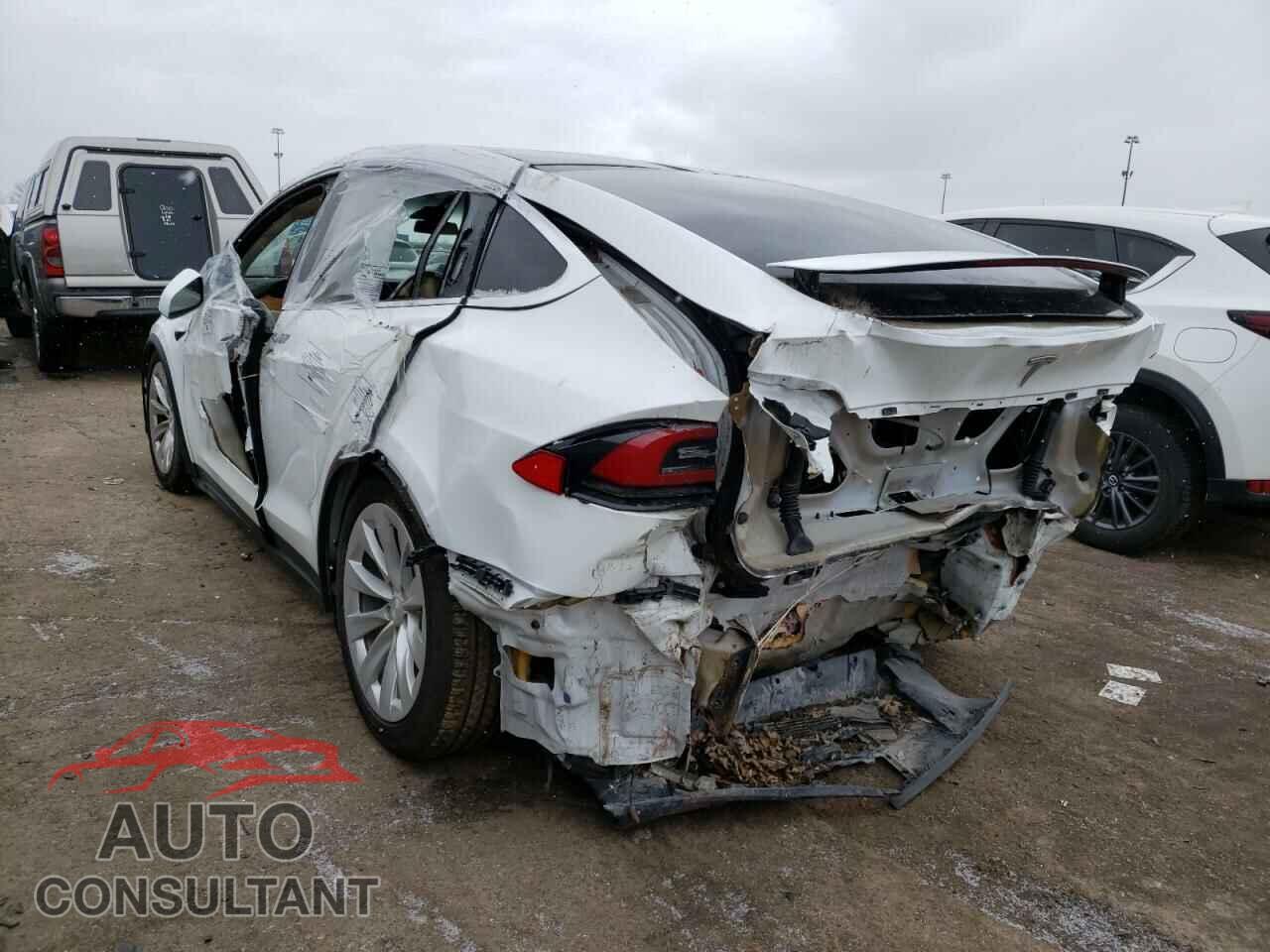 TESLA MODEL X 2018 - 5YJXCAE23JF110968