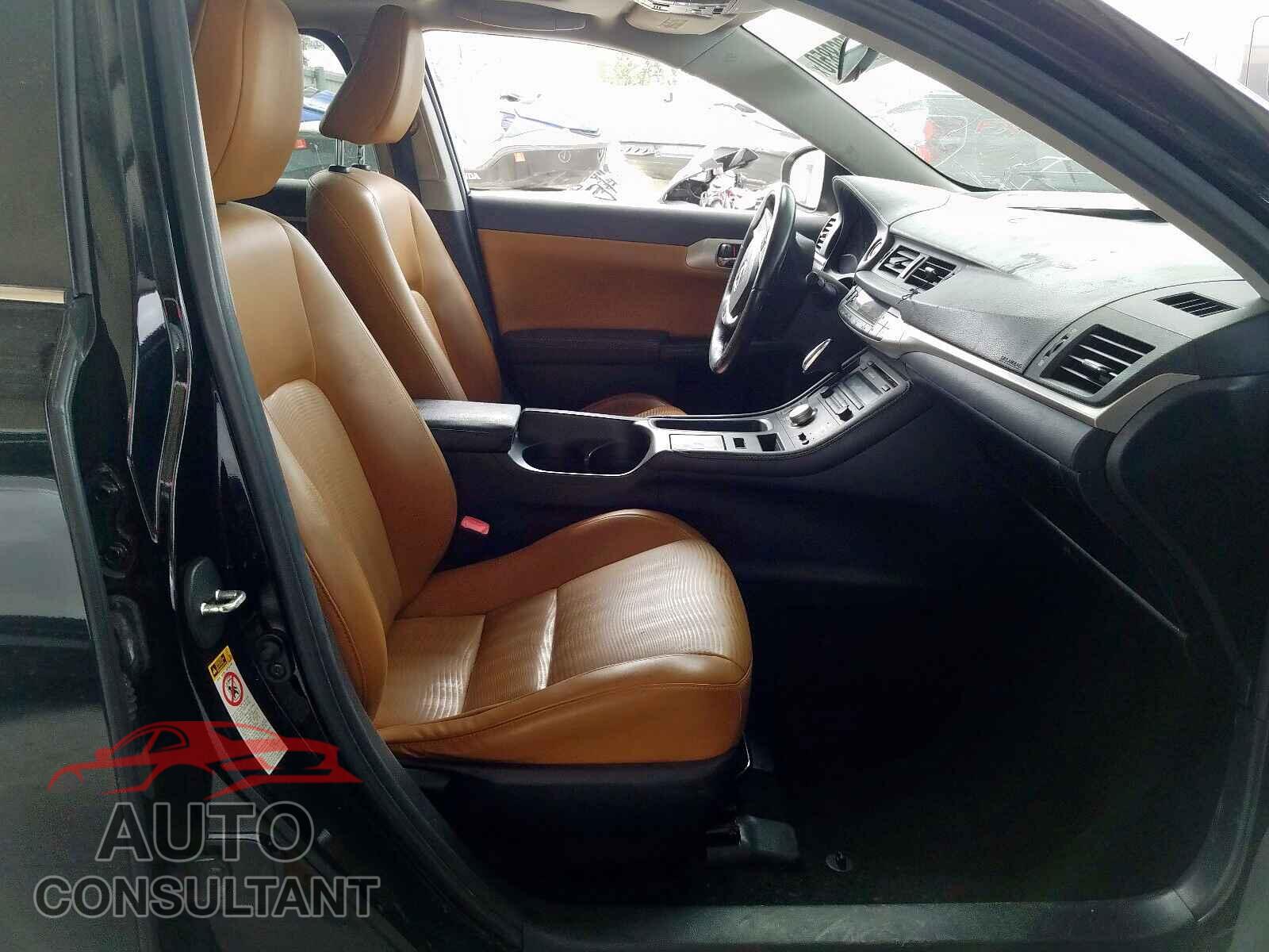 LEXUS CT 200 2011 - 3VWEB7BU6LM046424