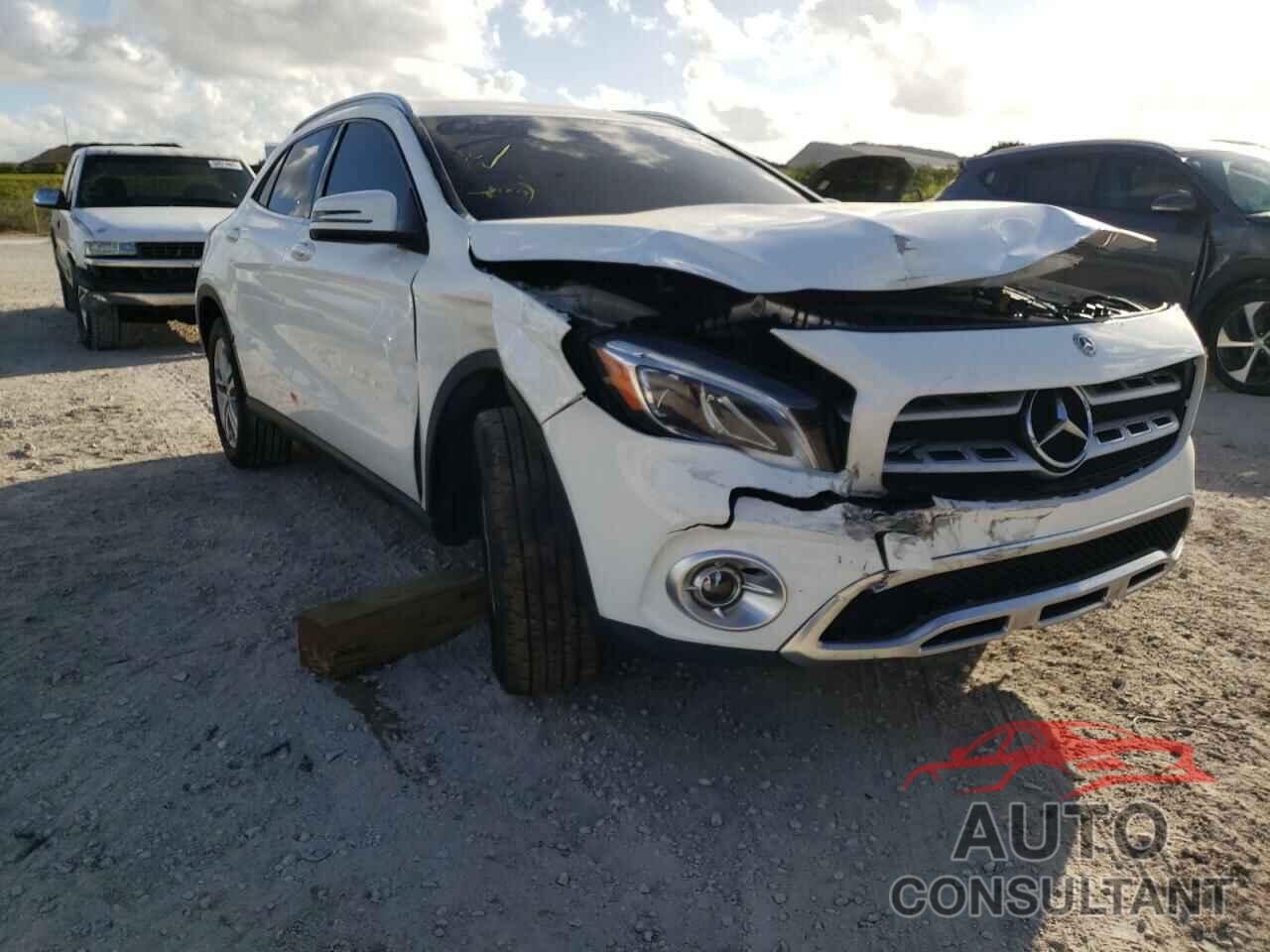 MERCEDES-BENZ GLA-CLASS 2019 - WDCTG4EB9KU014947