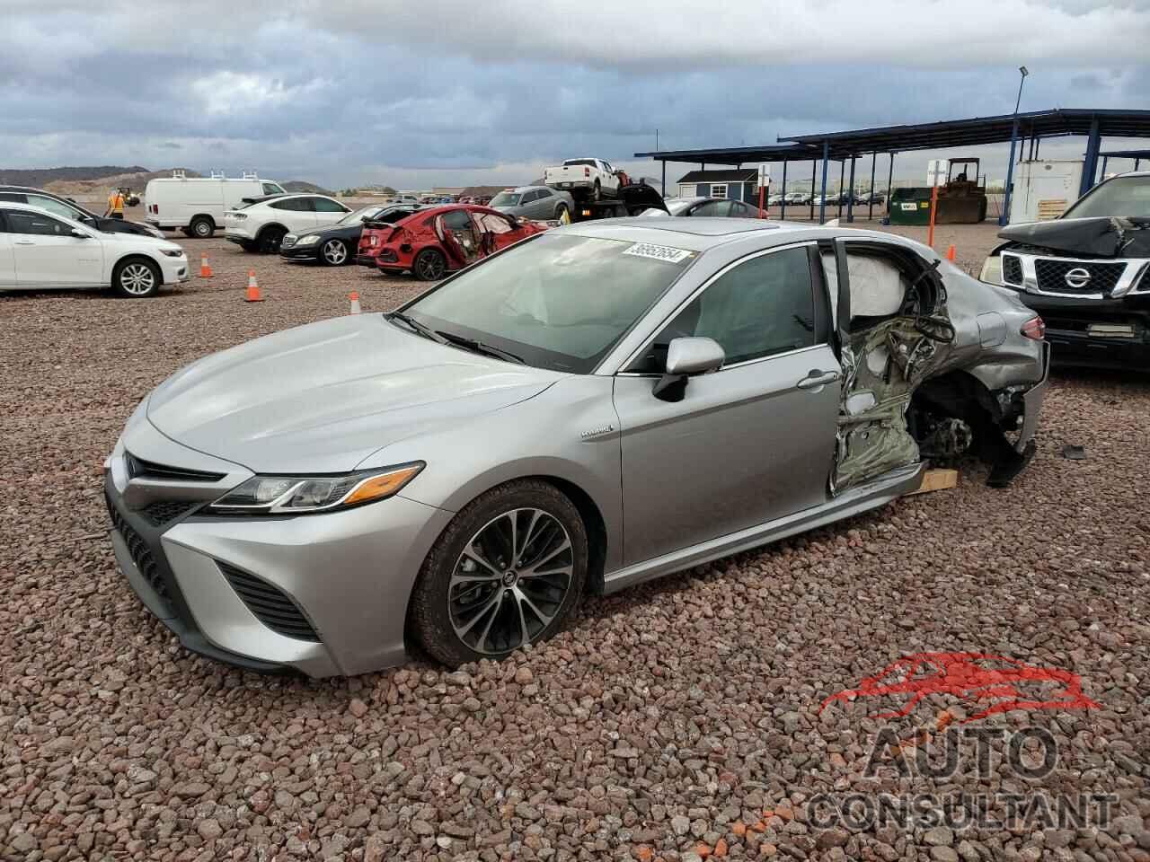 TOYOTA CAMRY 2018 - 4T1B21HK4JU507620
