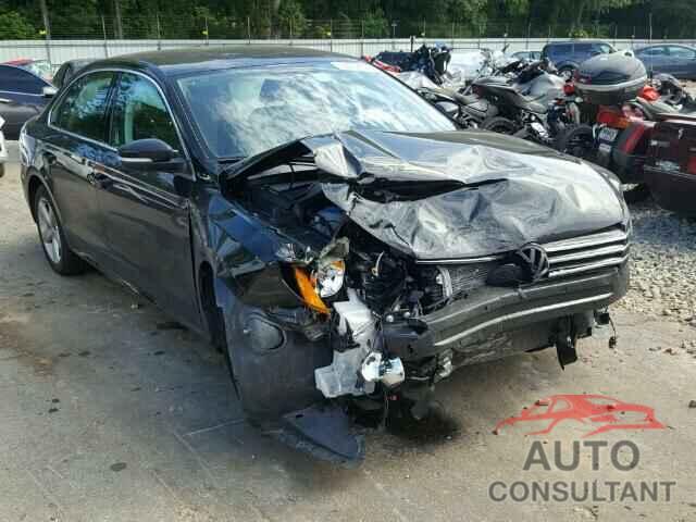 VOLKSWAGEN PASSAT 2015 - 1VWAT7A33FC085742