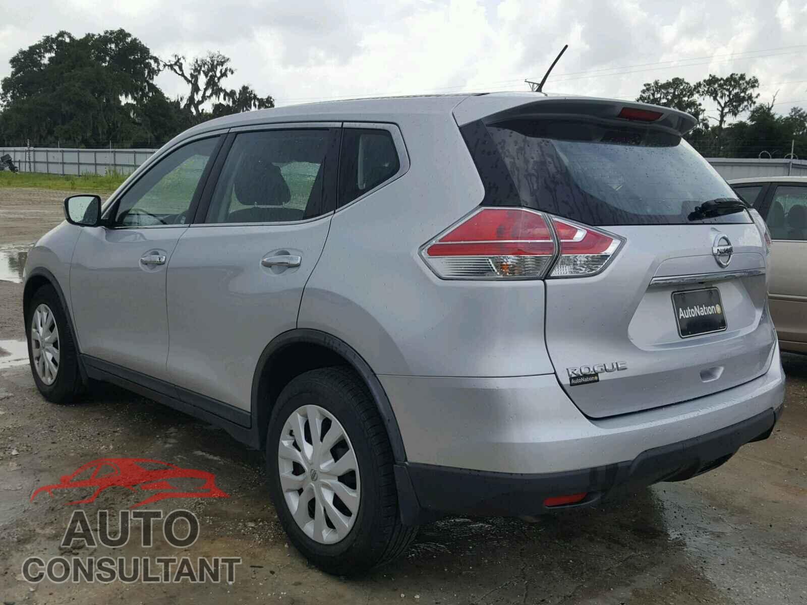 NISSAN ROGUE S 2015 - KNMAT2MT2FP556287