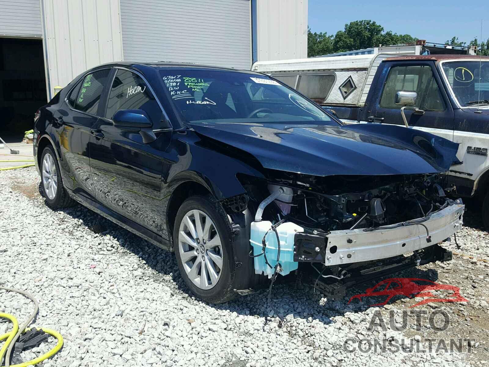 TOYOTA CAMRY 2018 - 4T1B11HK8JU631781