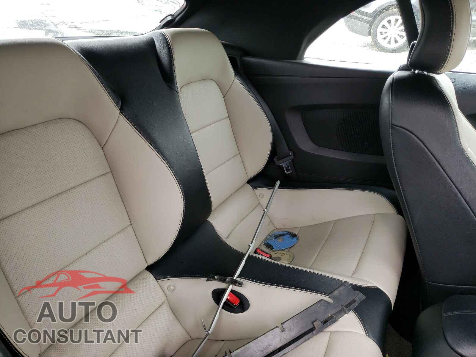 FORD MUSTANG 2016 - 1FATP8UH2G5271989