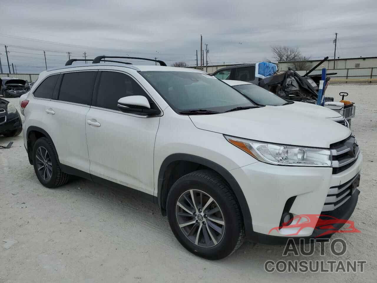 TOYOTA HIGHLANDER 2019 - 5TDJZRFH7KS602504