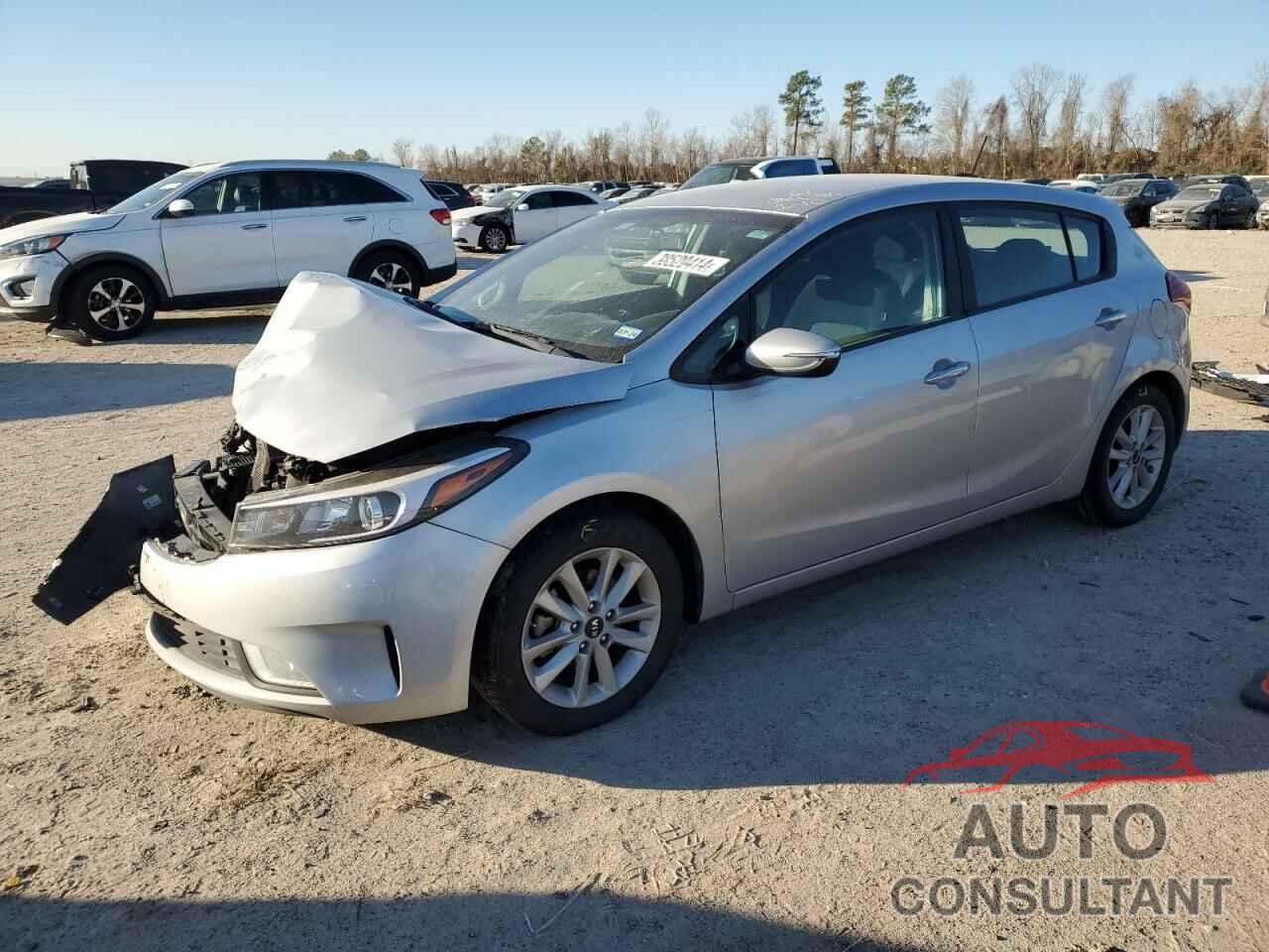 KIA FORTE 2017 - KNAFK5A83H5673544