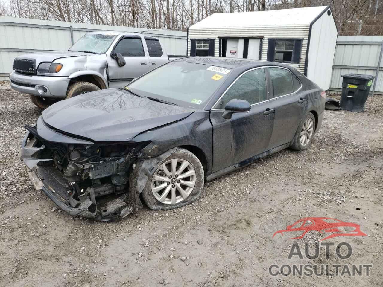 TOYOTA CAMRY 2018 - 4T1B11HK1JU558088