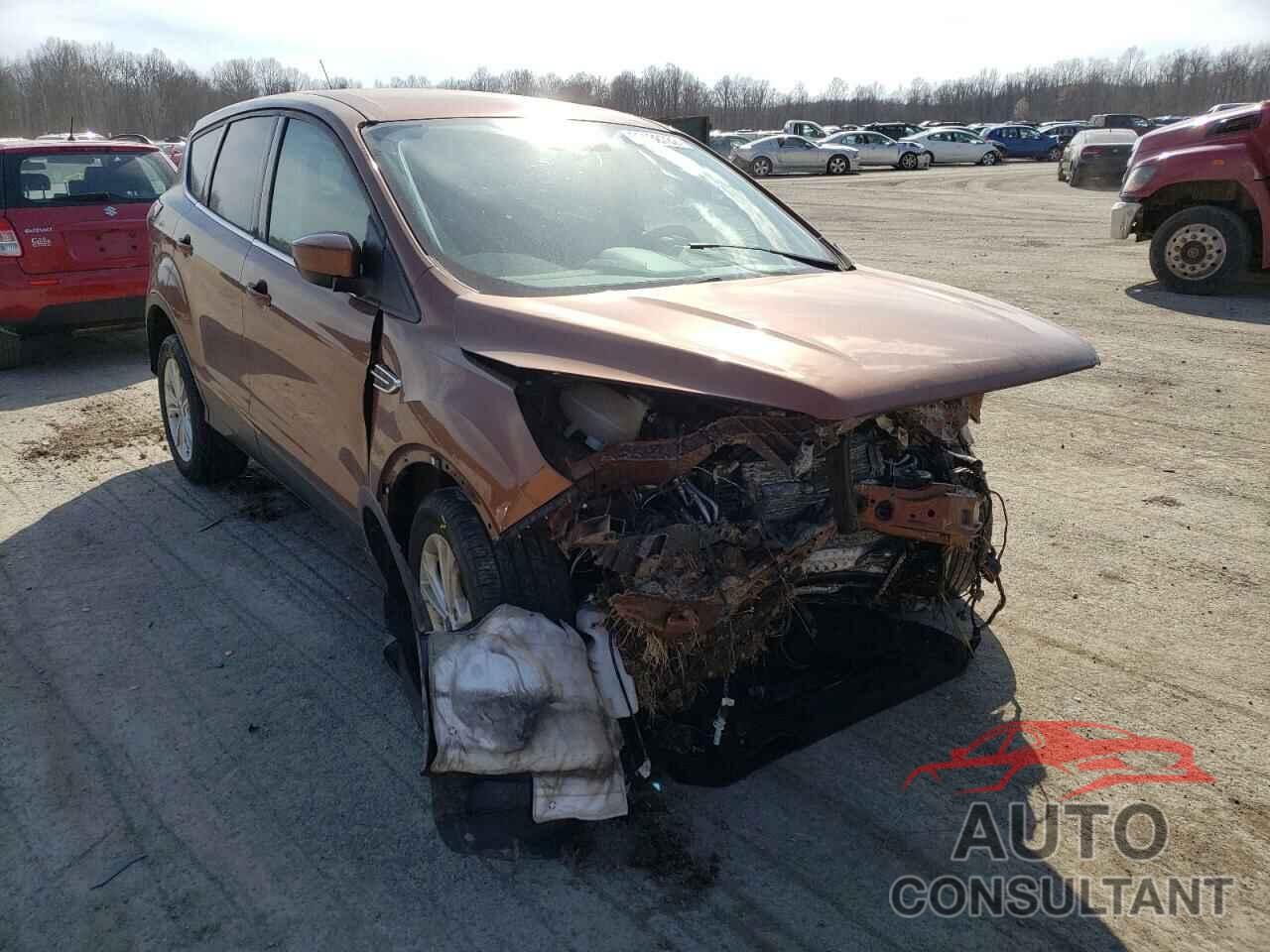 FORD ESCAPE 2017 - 1FMCU0GD7HUE13799