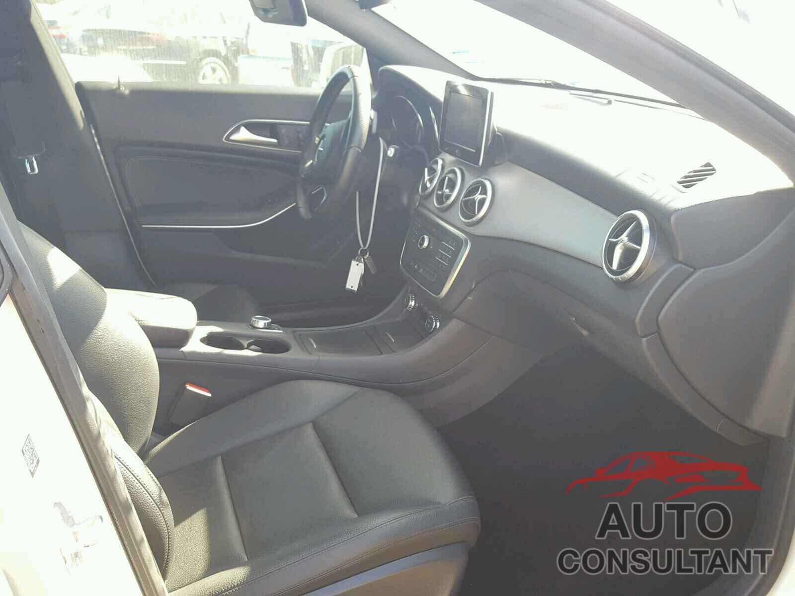 MERCEDES-BENZ CLA 250 2015 - WDDSJ4EB9FN201288