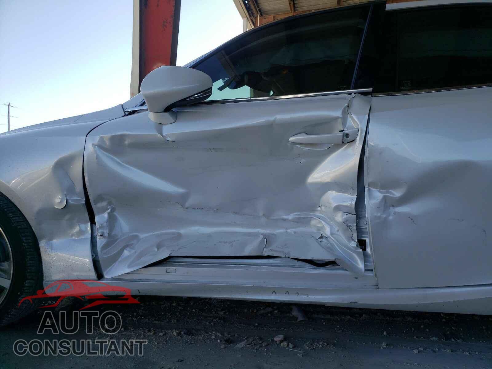 LEXUS IS 2019 - JTHBA1D20K5088284