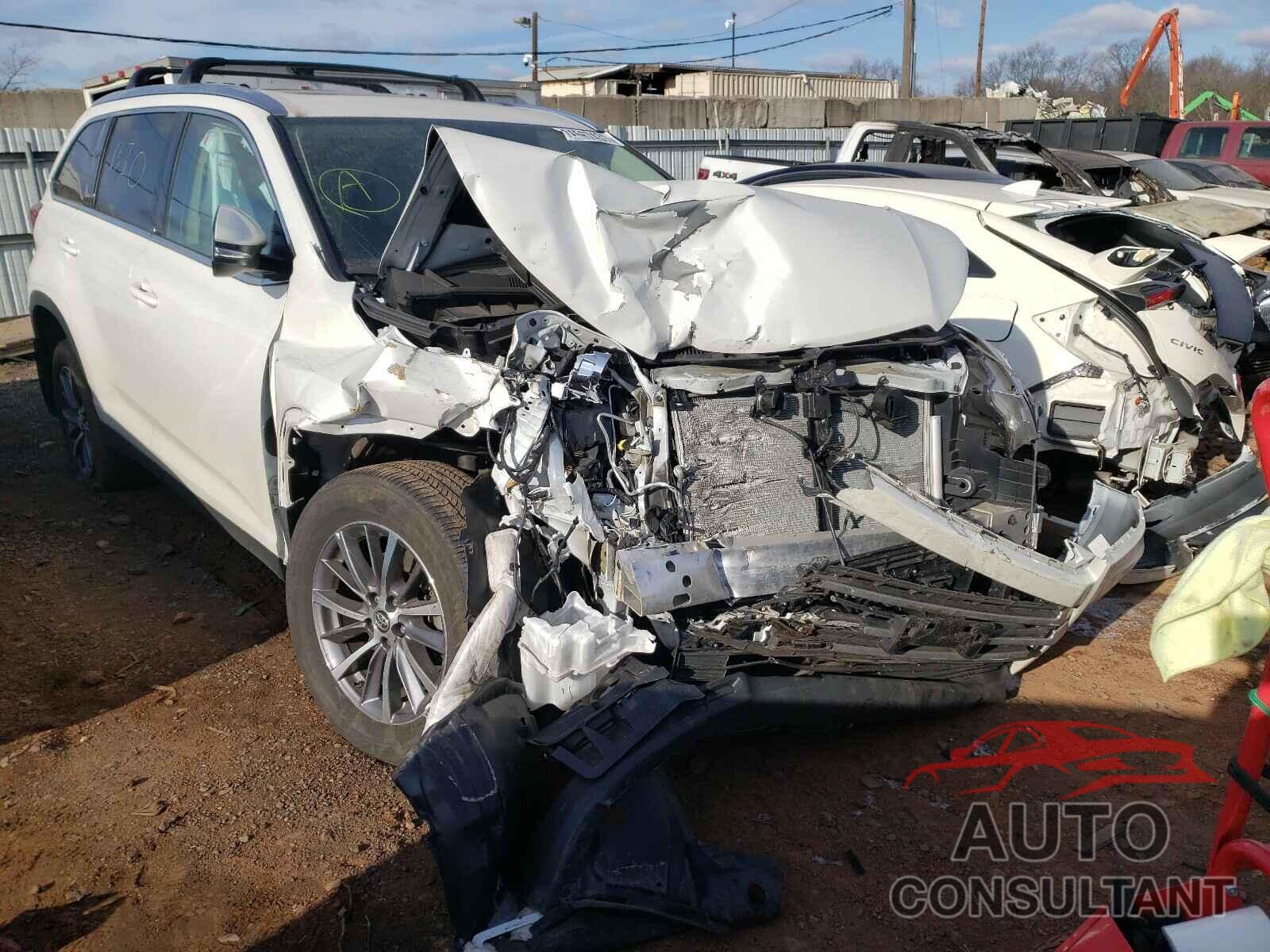 TOYOTA HIGHLANDER 2019 - 5TDJZRFH9KS584927