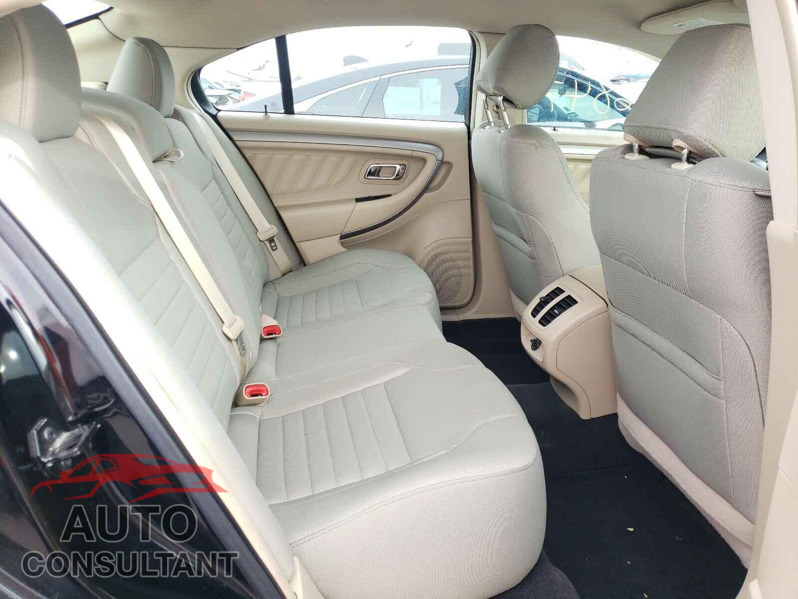 FORD TAURUS 2017 - 1FAHP2D82HG125164