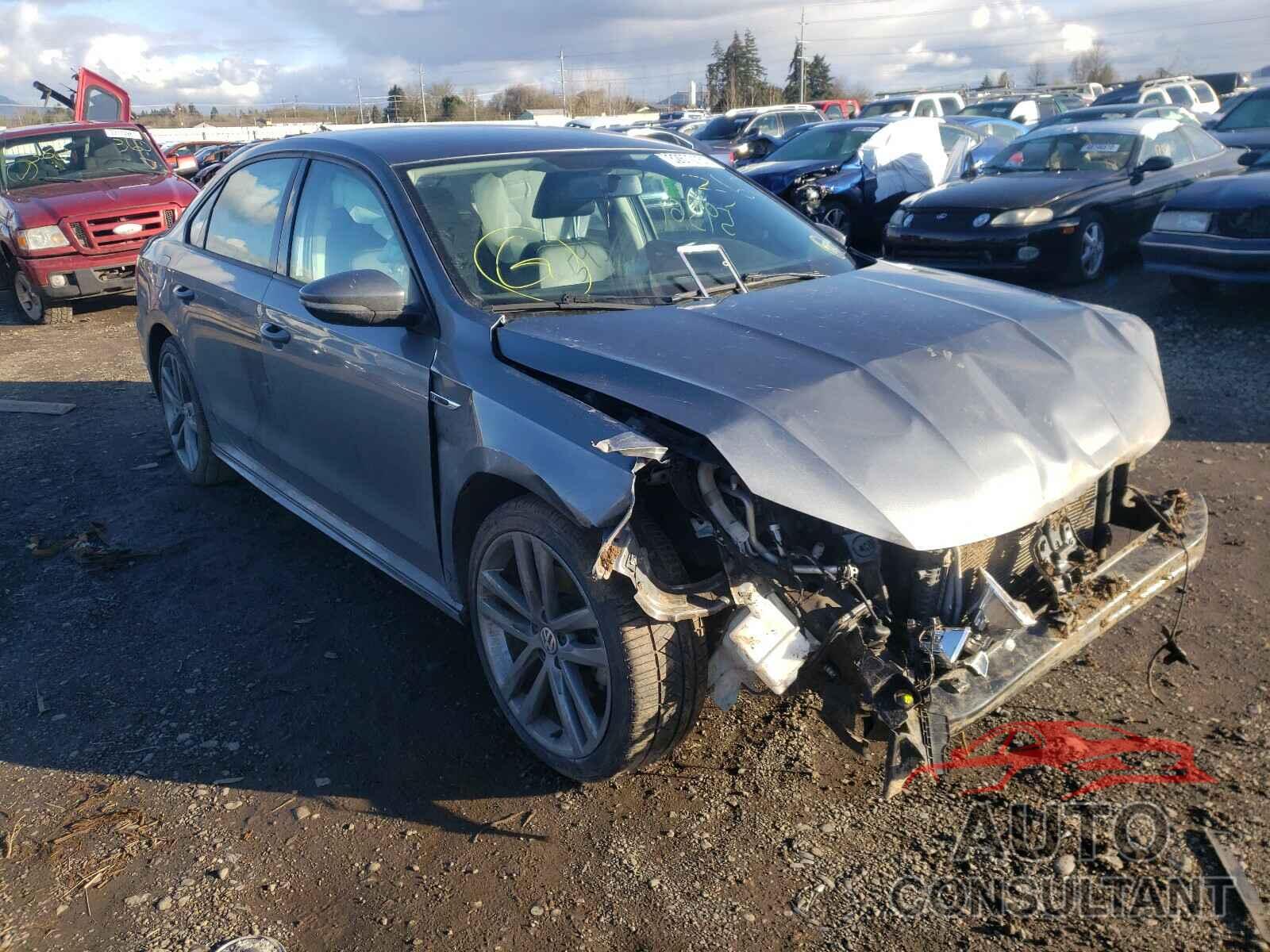 VOLKSWAGEN PASSAT 2018 - 1VWAA7A37JC030080