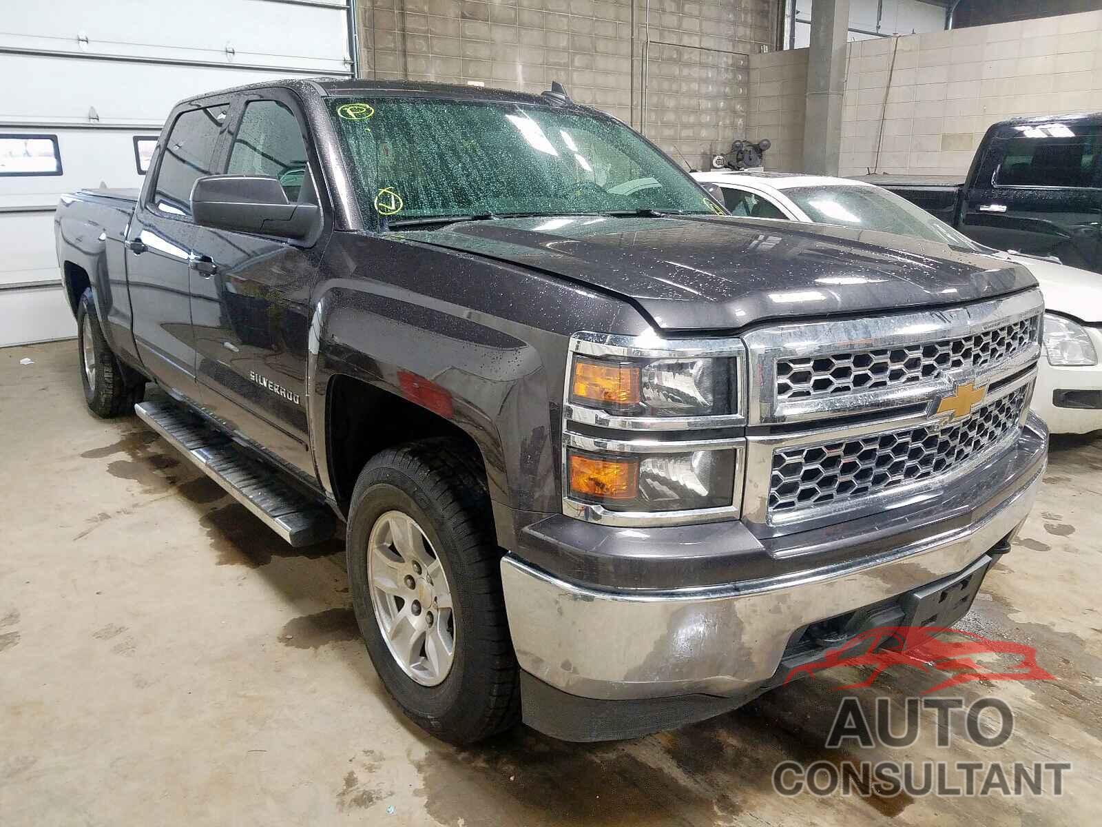 CHEVROLET SILVERADO 2015 - 3N1CE2CP7JL368329