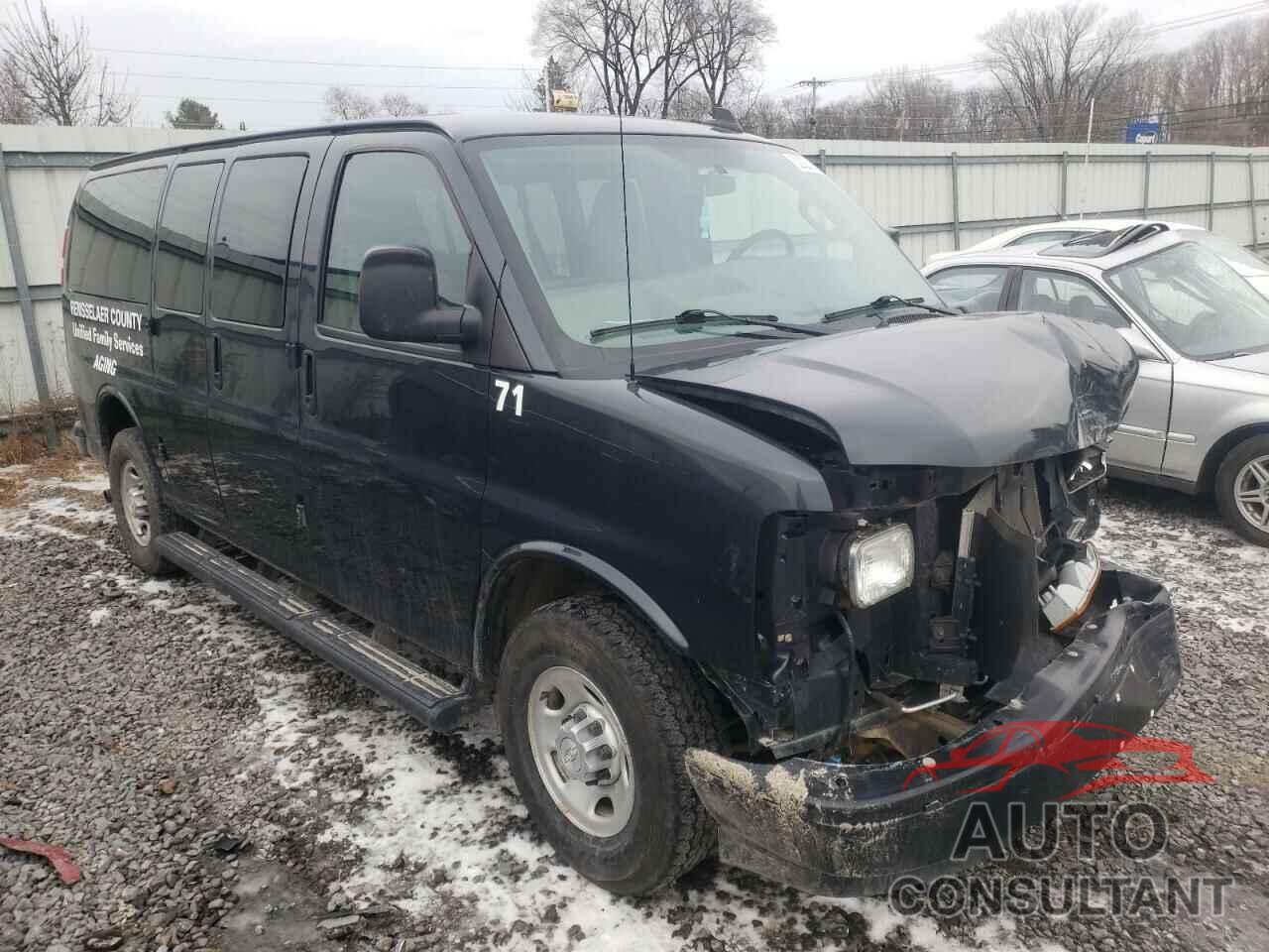 CHEVROLET EXPRESS 2017 - KM8K33A58JU097840