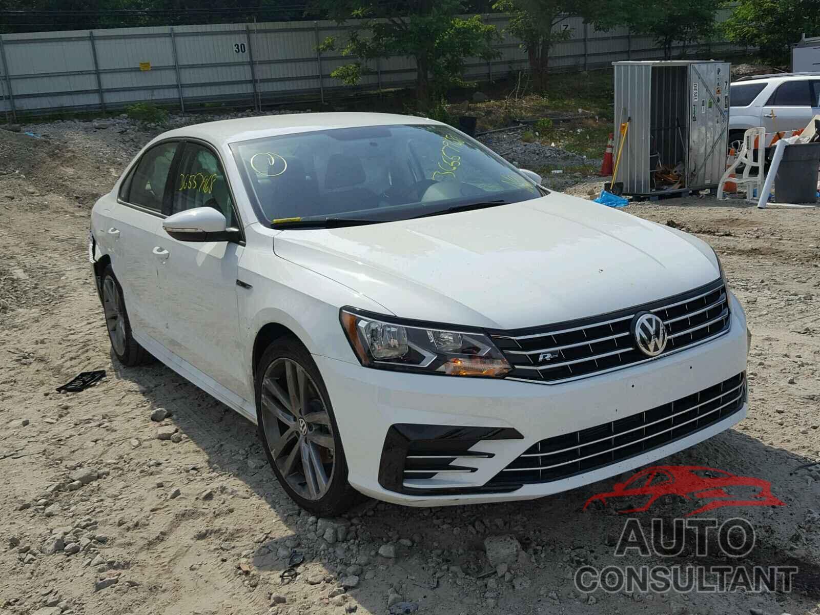 VOLKSWAGEN PASSAT 2018 - 1VWAA7A33JC022932