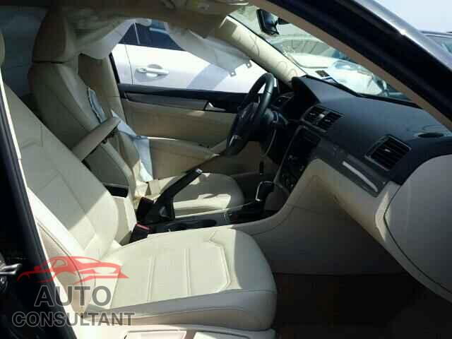 VOLKSWAGEN PASSAT 2015 - 1VWAT7A33FC117640