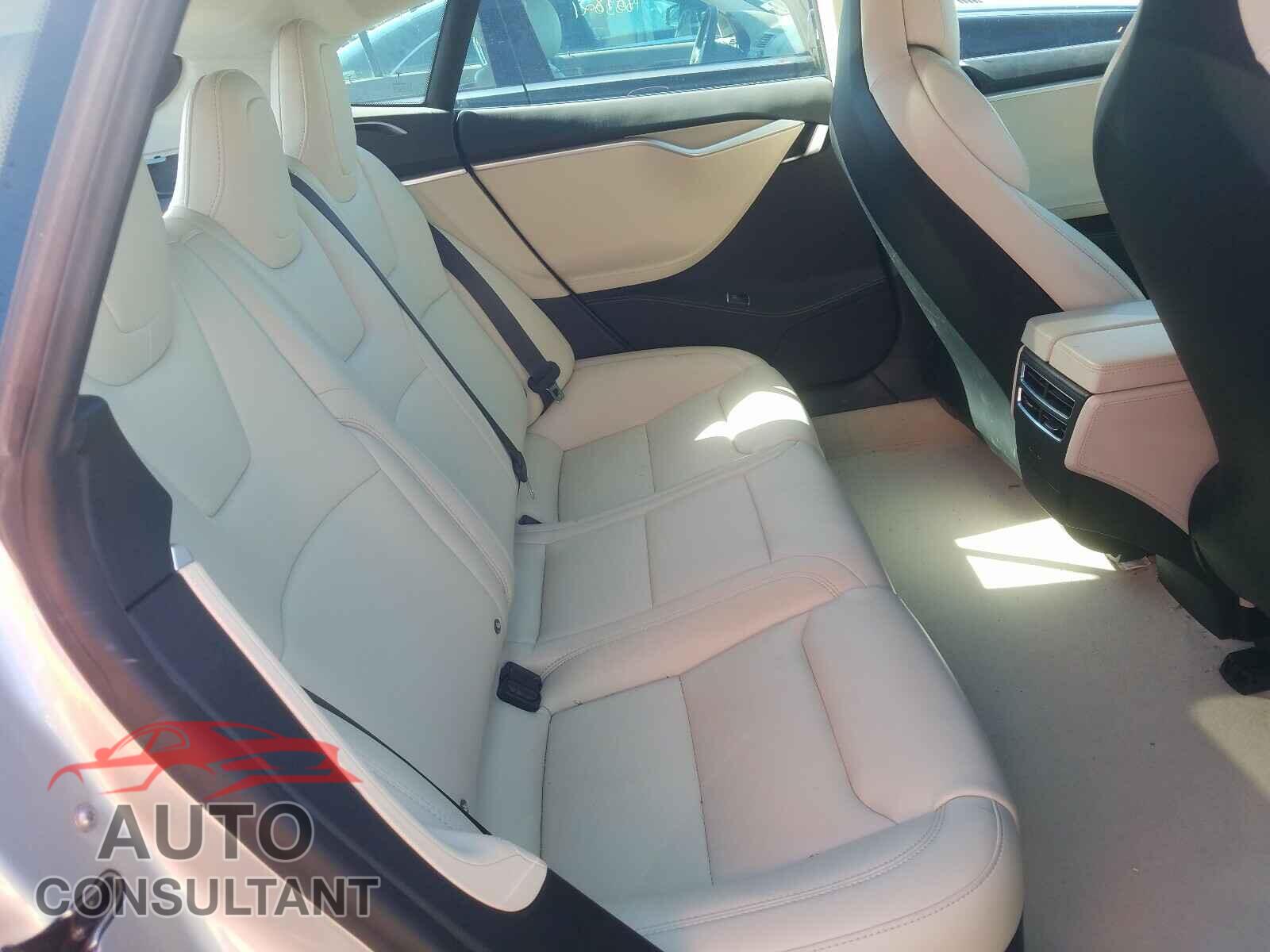 TESLA MODEL S 2017 - 5YJSA1E17HF221427