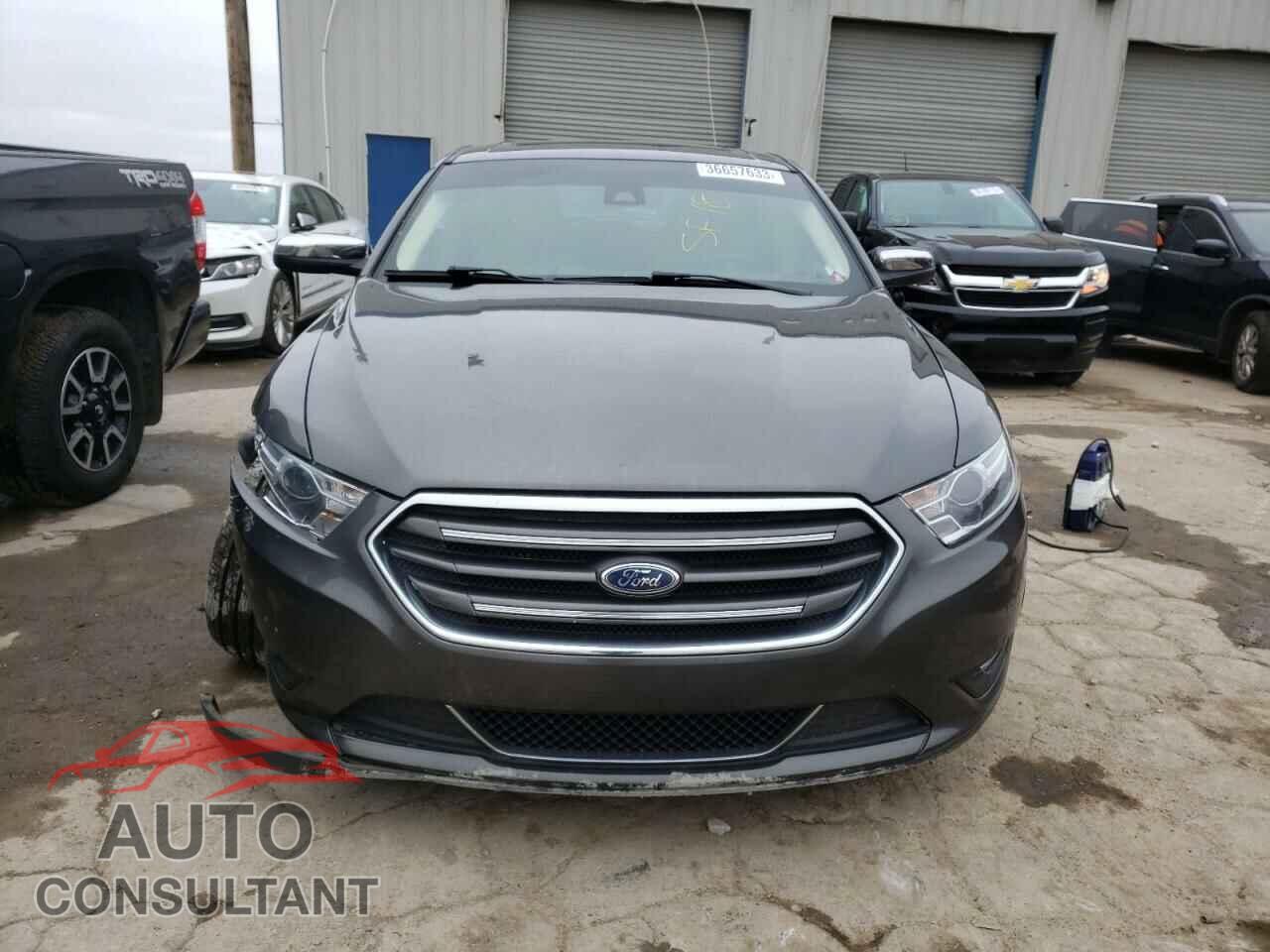 FORD TAURUS 2018 - 1FAHP2F81JG128317