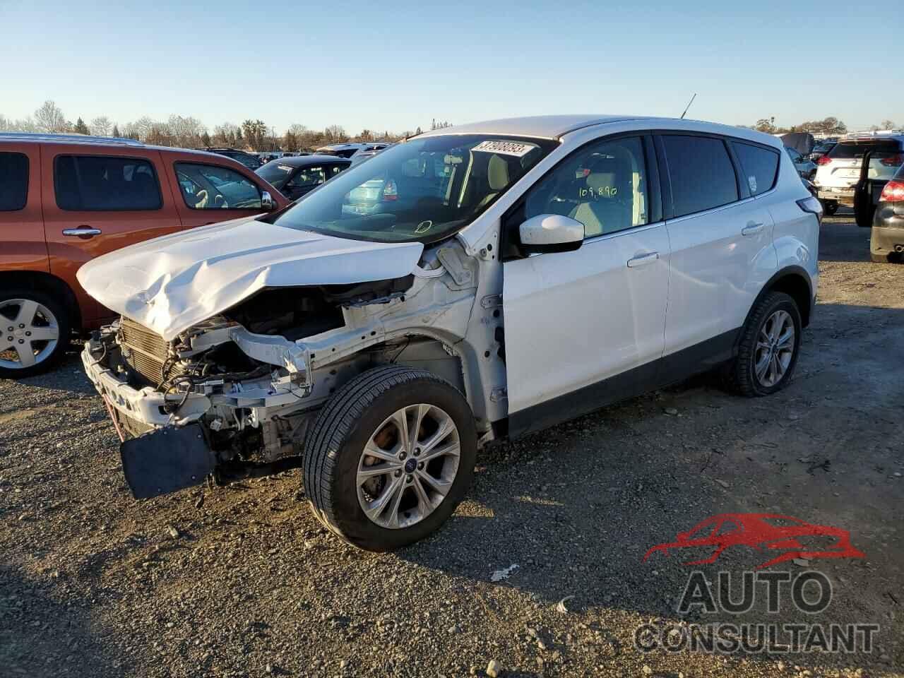 FORD ESCAPE 2017 - 1FMCU0GD7HUE09719