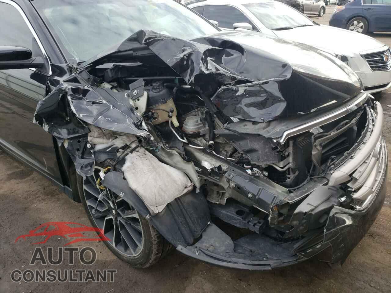 FORD TAURUS 2019 - 1FAHP2E86KG102704