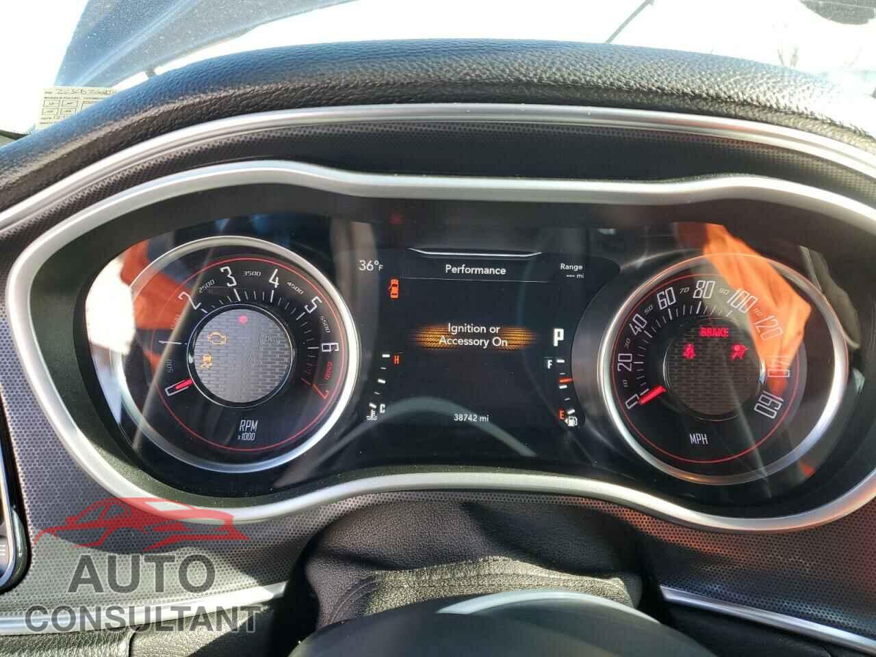 DODGE CHALLENGER 2018 - 2C3CDZGG1JH235159