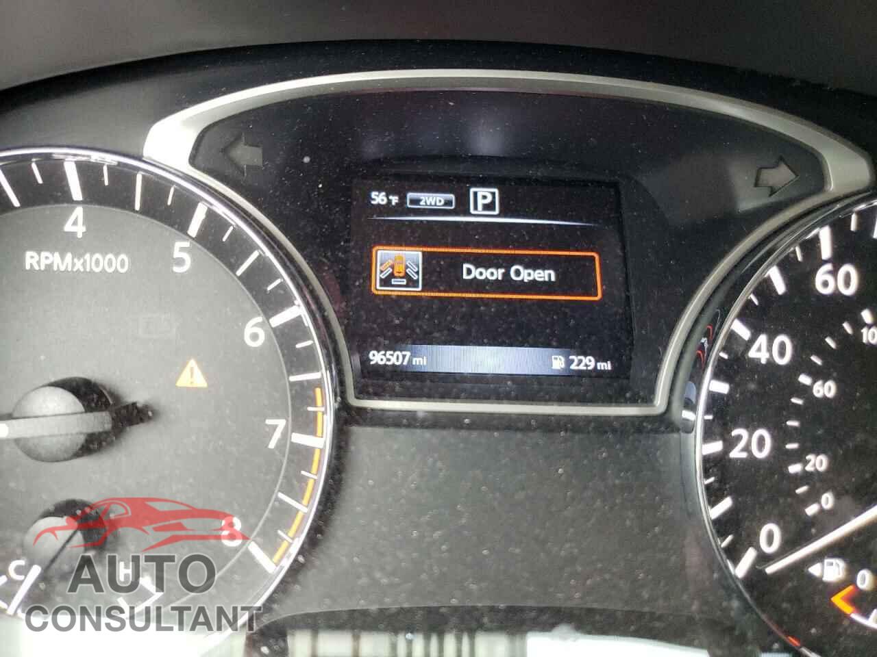 NISSAN PATHFINDER 2017 - 5N1DR2MM2HC631256