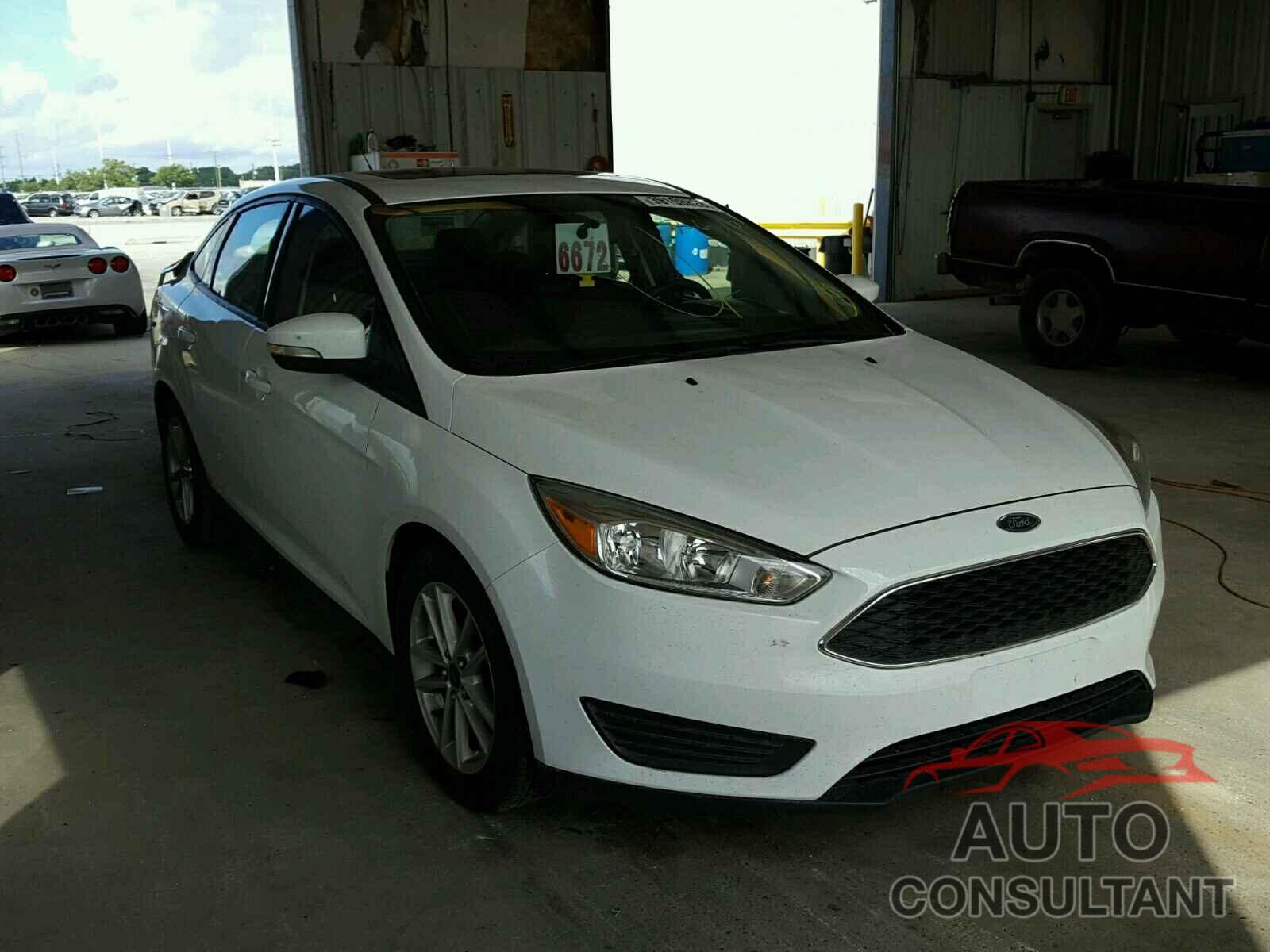 FORD FOCUS 2015 - 1FADP3F23FL204456