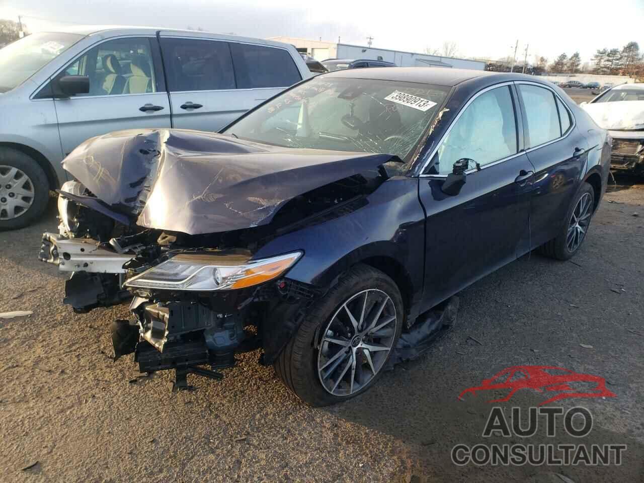 TOYOTA CAMRY 2022 - 4T1F11BK7NU058517