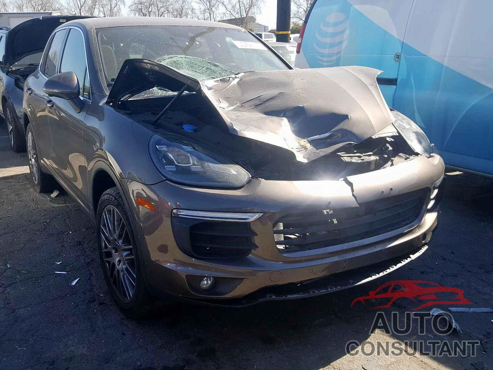 PORSCHE CAYENNE 2016 - WP1AA2A28GLA11042