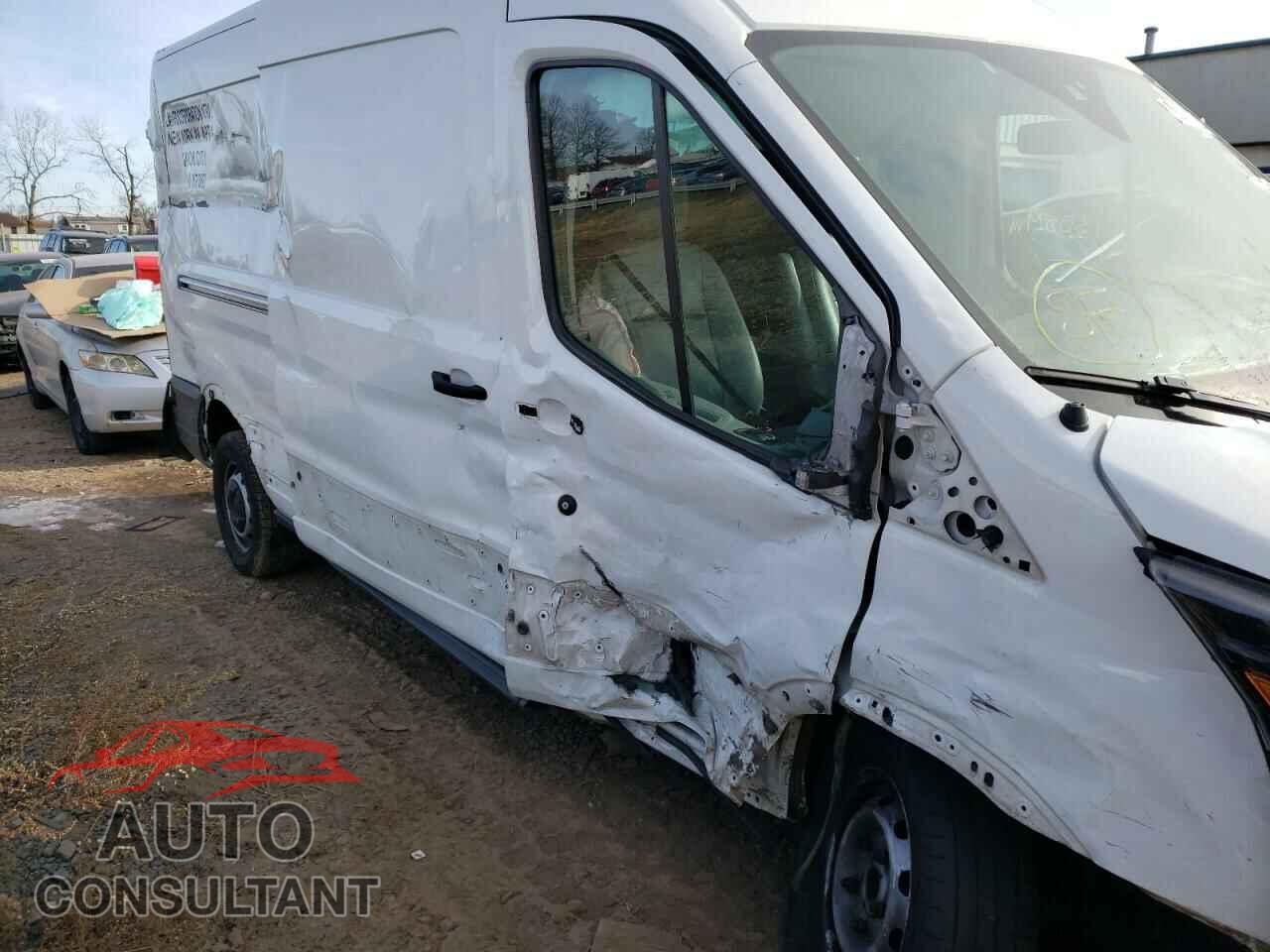 FORD TRANSIT CO 2018 - 1FTYR2CM9JKB49158