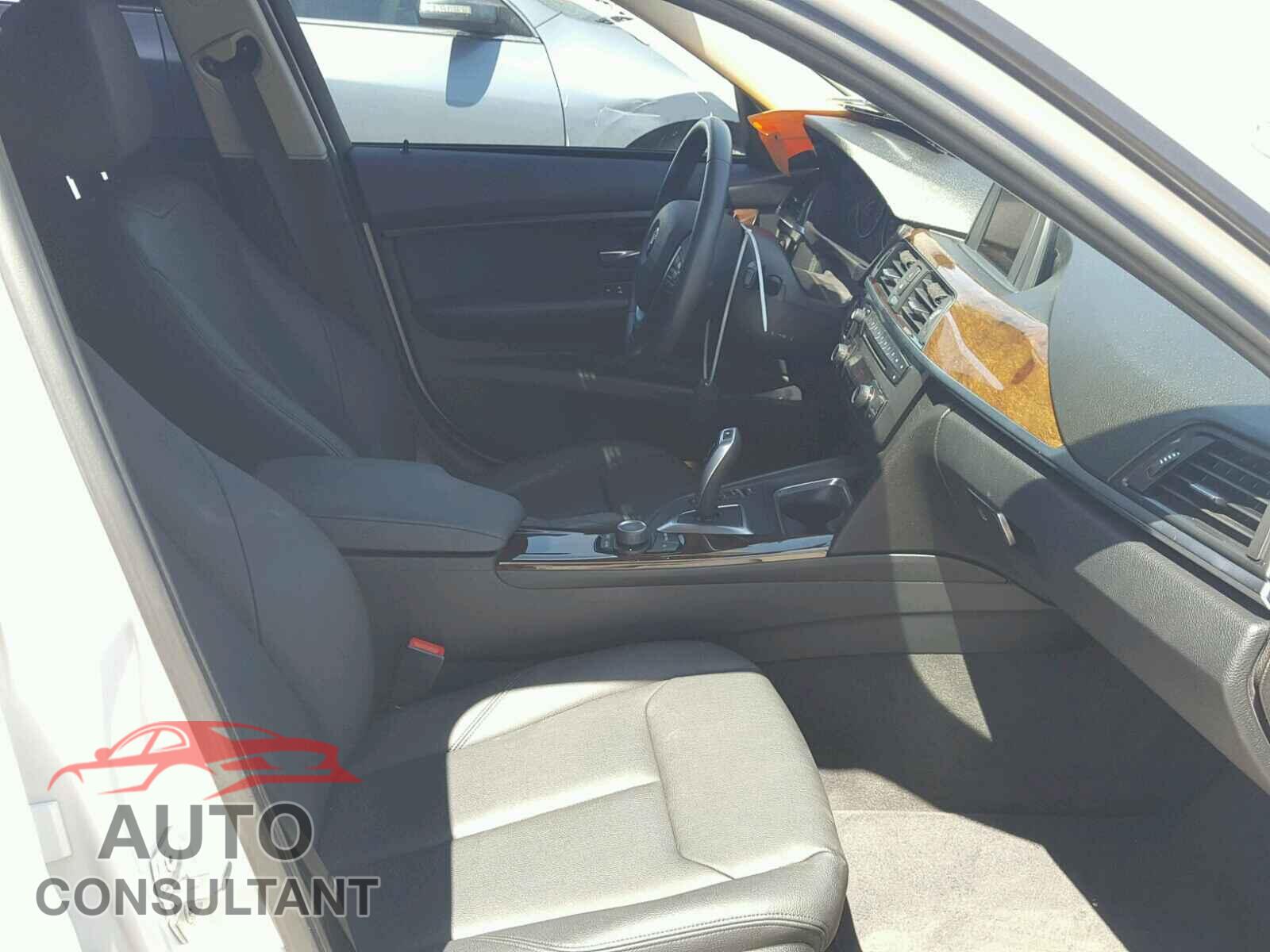 BMW 3 SERIES 2015 - WBA3C1C52FP854048