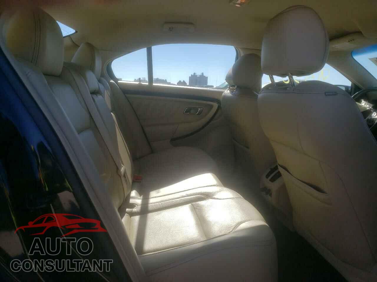 FORD TAURUS 2017 - 1FAHP2F88HG102131