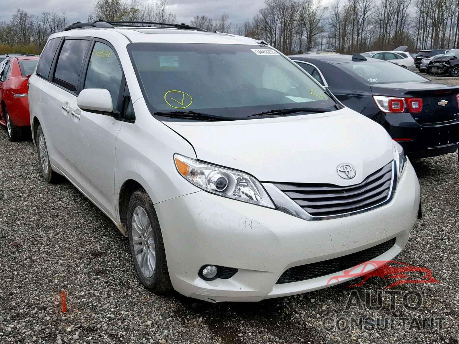 TOYOTA SIENNA XLE 2015 - 5TDYK3DC5FS575123