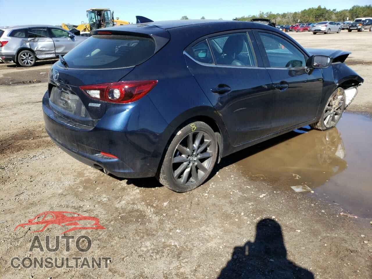 MAZDA 3 2018 - 3MZBN1M33JM215727