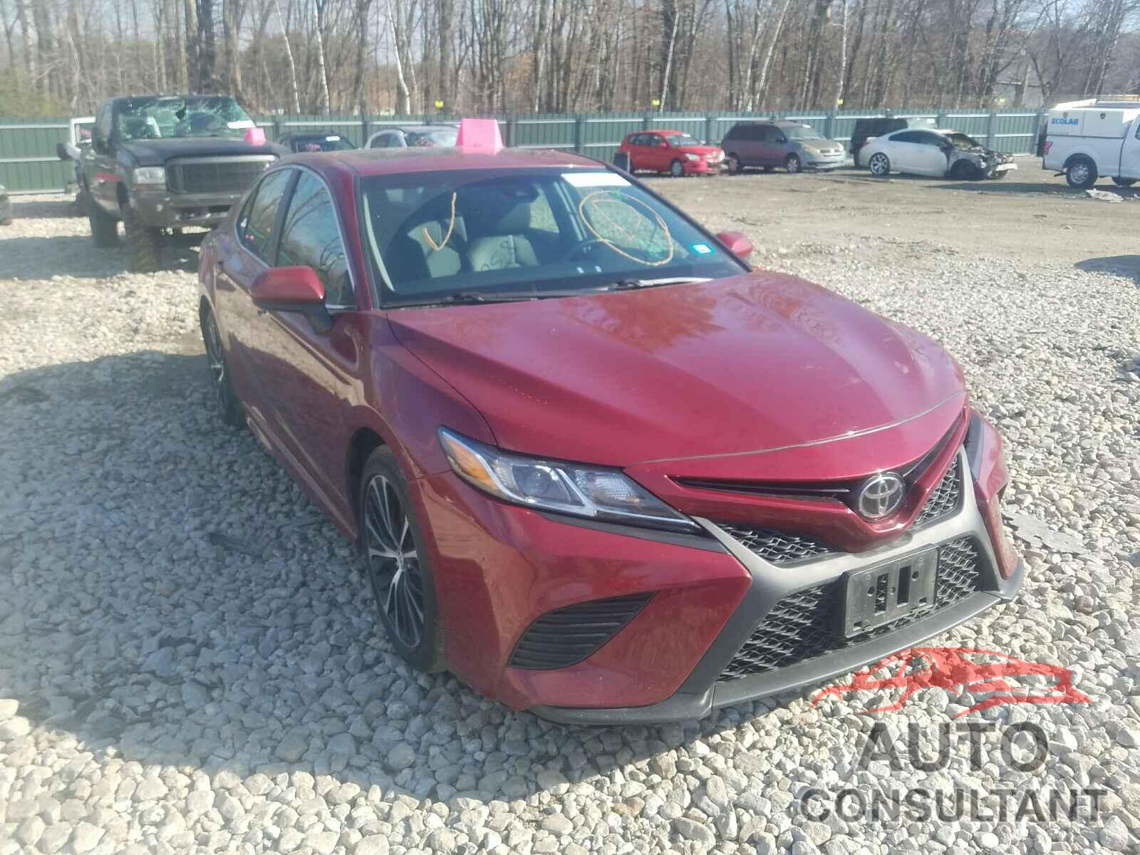 TOYOTA CAMRY 2018 - 4T1B11HK8JU563031