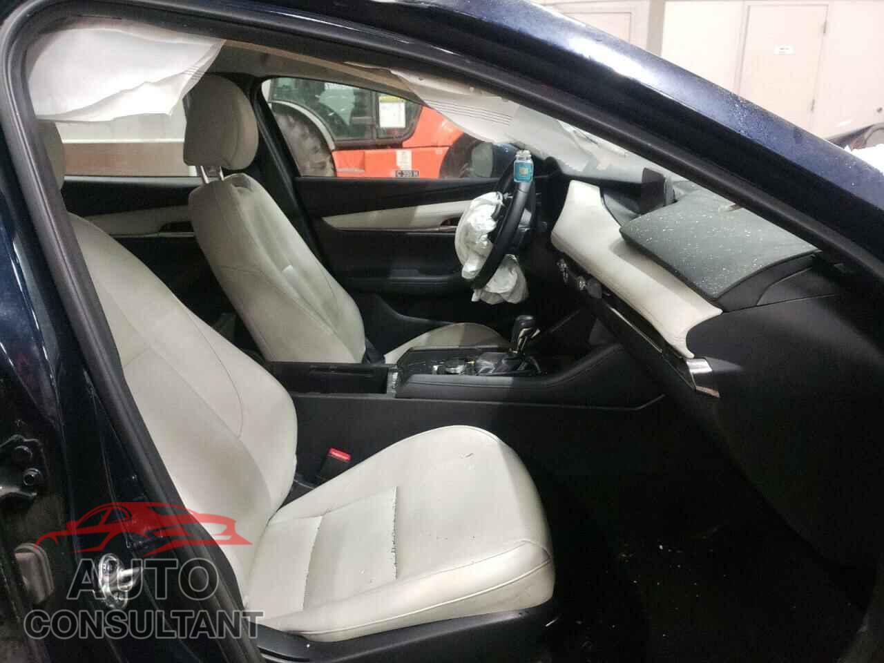 MAZDA 3 2019 - JM1BPBEM2K1131973