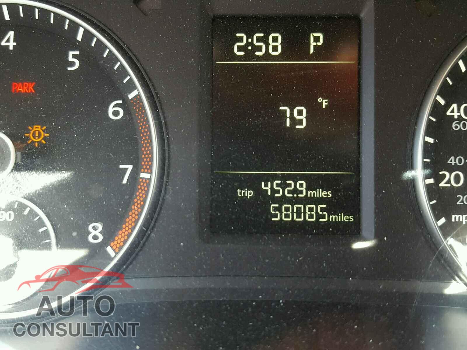 VOLKSWAGEN PASSAT 2015 - 1VWAT7A36FC020433