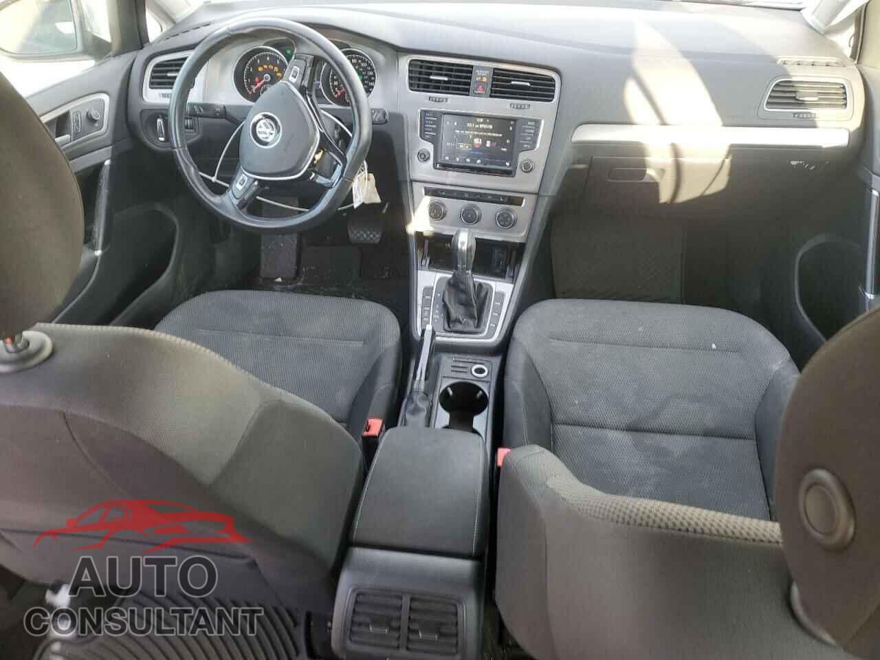 VOLKSWAGEN GOLF 2017 - 3VW017AUXHM538640